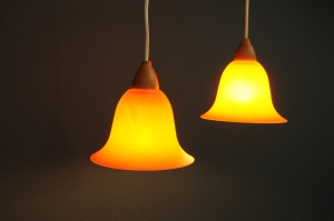 pomaranczowe dwie lampy sufit fvb